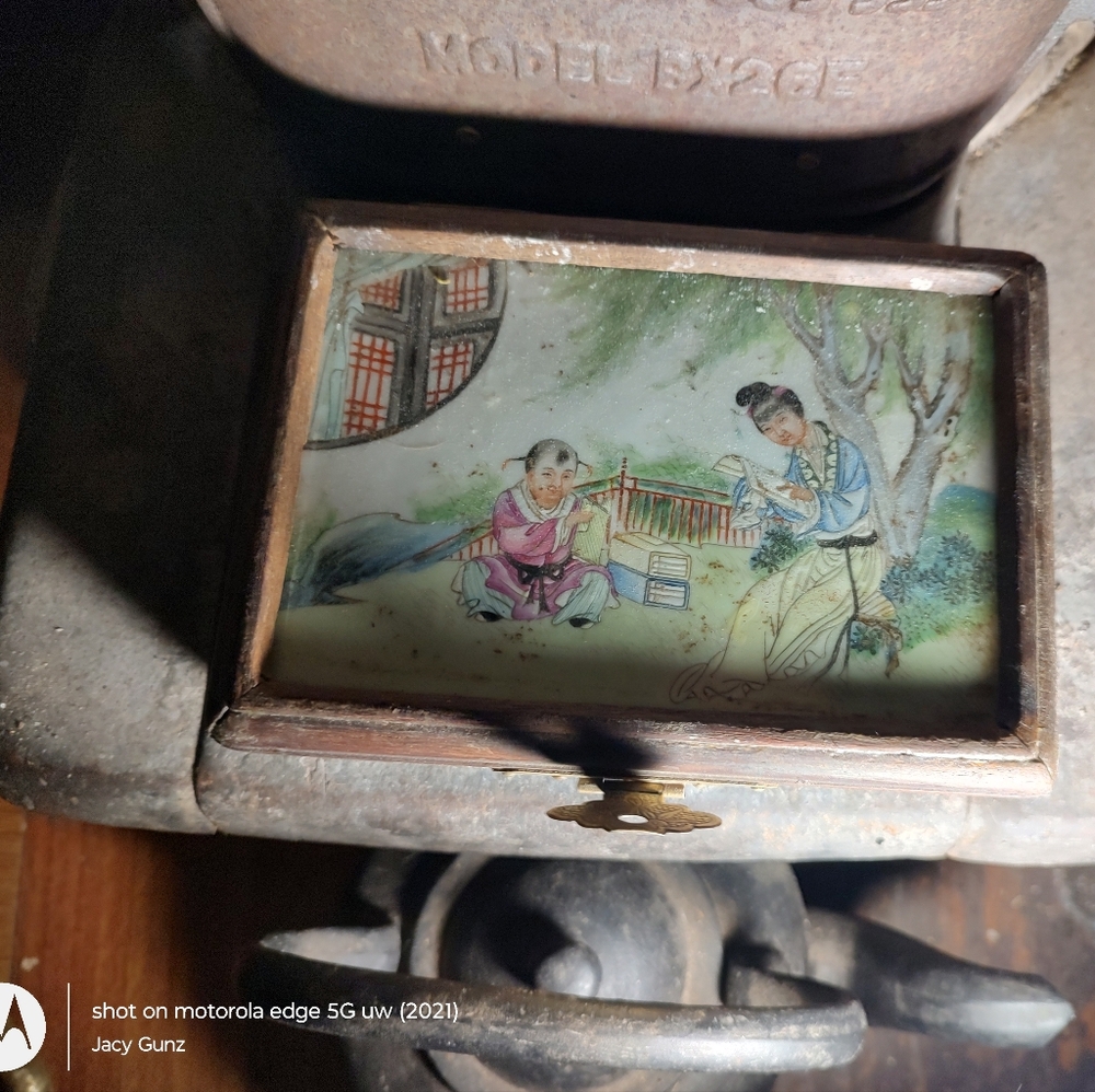 Chinese Hardwood Porcelain Qing Dynasty 19th century Plaque inlay box.